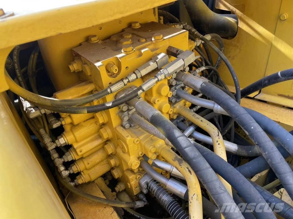 Komatsu PC 220-7 大型油圧ショベル12t以上（パワーショベル・ユンボ）