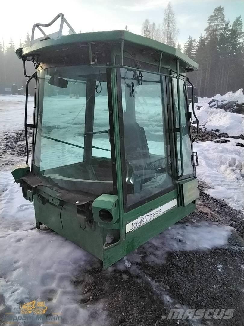 John Deere 1710 キャビン及び内装
