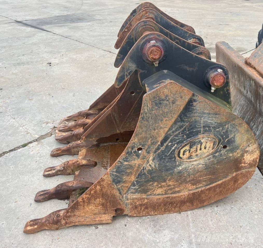 Hyundai HW140 ホイール式油圧ショベル（パワーショベル・ユンボ・バックホー）