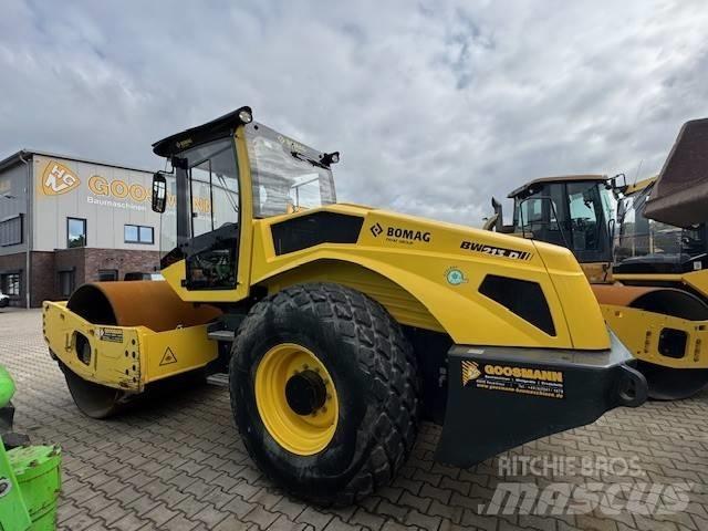 Bomag BW 213 D -5 振動ローラ