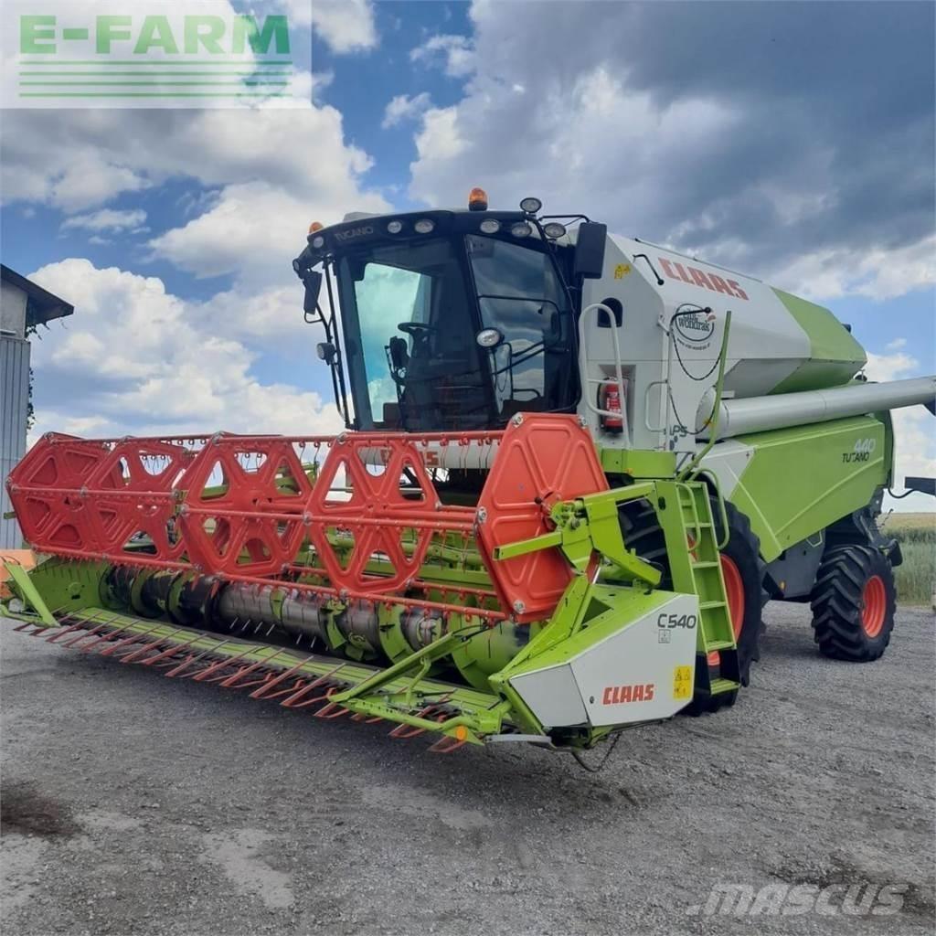 CLAAS tucano 440 コンバイン