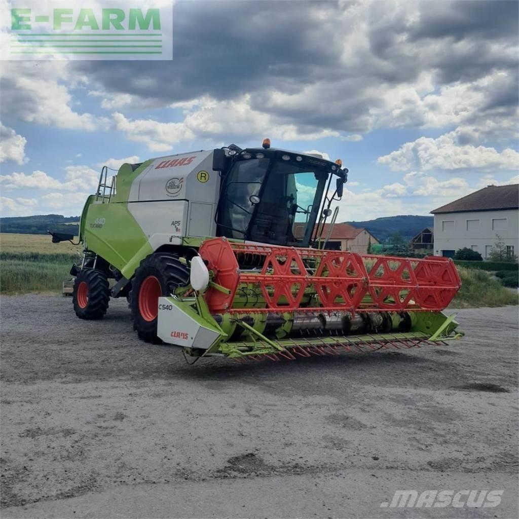 CLAAS tucano 440 コンバイン