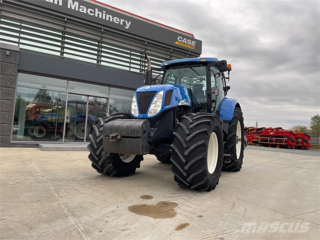 New Holland T7050 トラクター