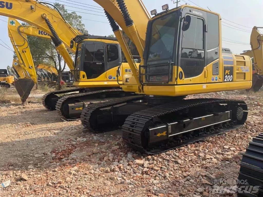 Komatsu PC 200-8 中型油圧ショベル 7ｔ-12ｔ（ユンボ・パワーショベル・バックホー）