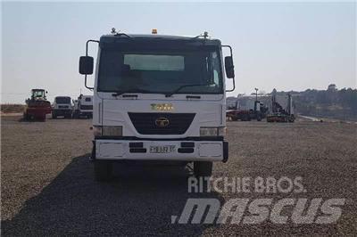 Tata Novus 3434 その他トラック