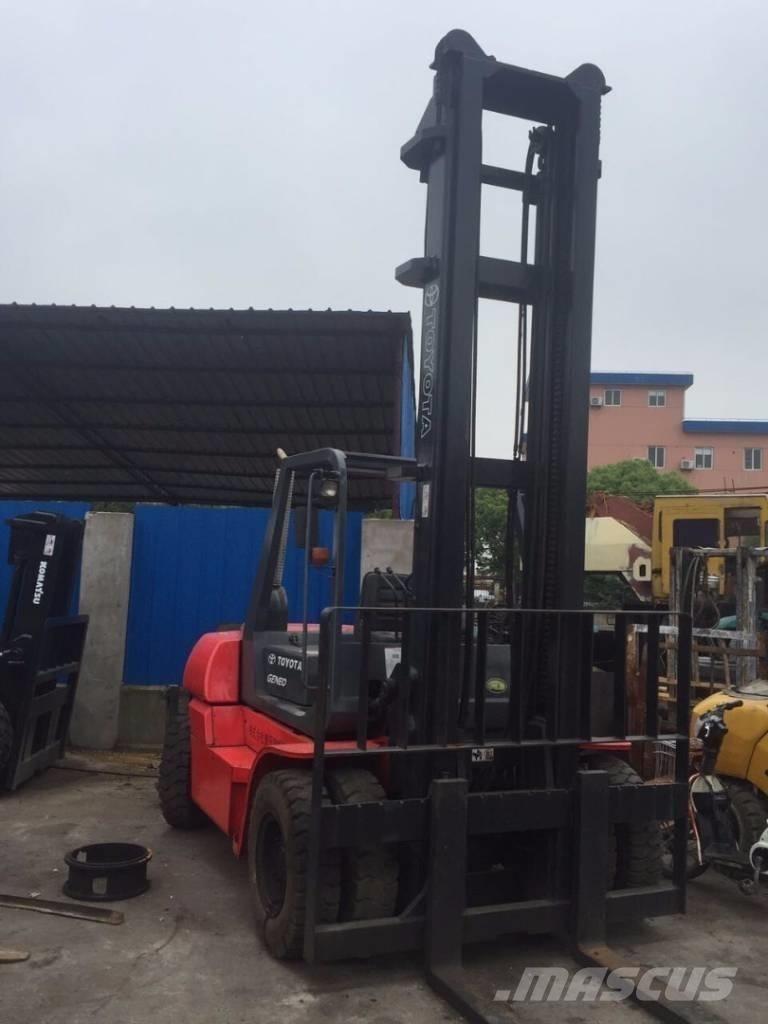 Toyota 8 Ton ディーゼル・軽油