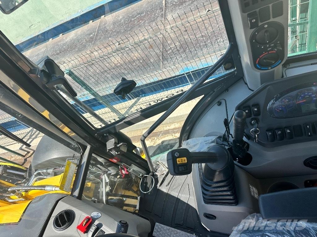 New Holland B 115 B バックホーローダー