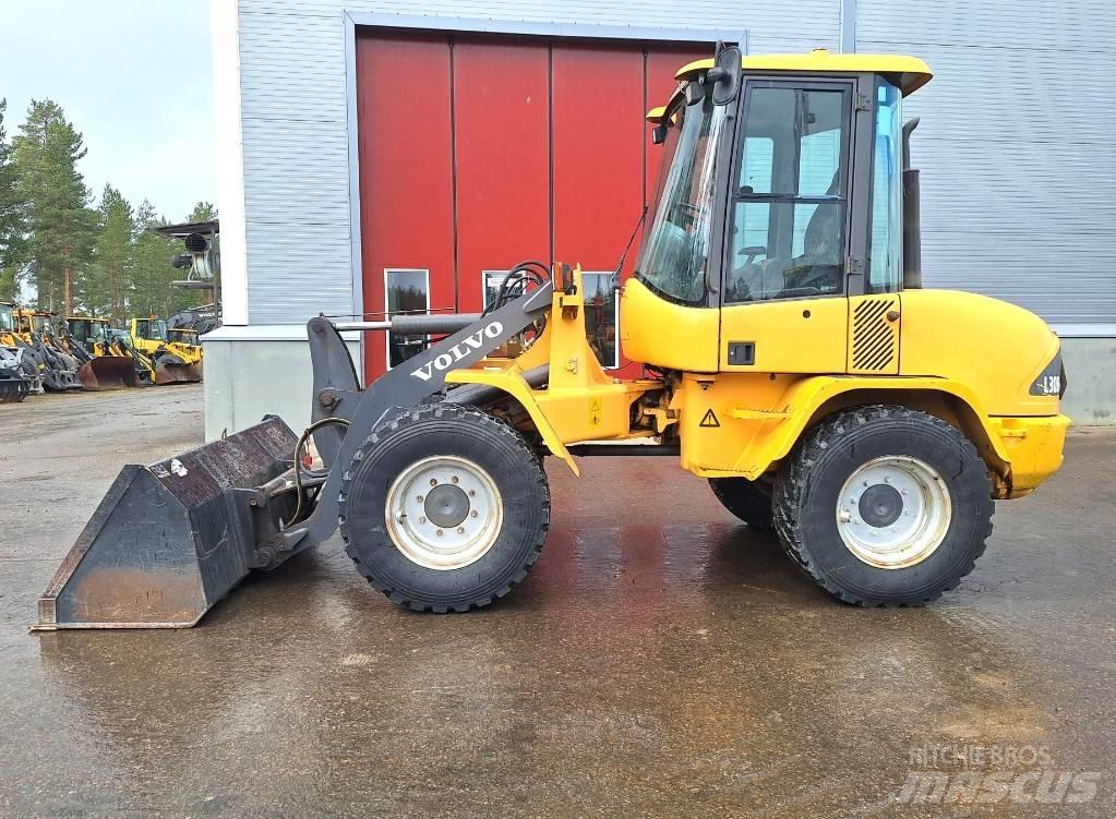 Volvo L30B AURALLA ホイールローダー・タイヤショベル