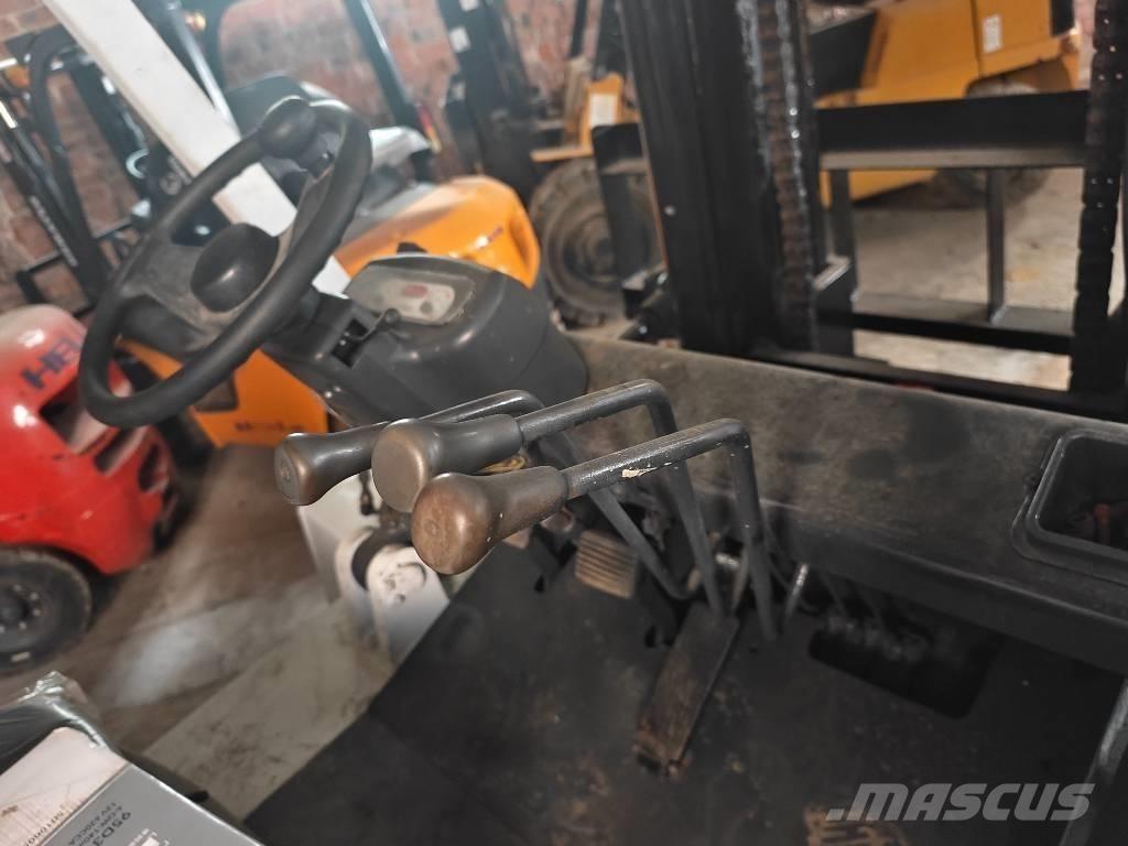 TCM FD 70 Z8 ディーゼル・軽油