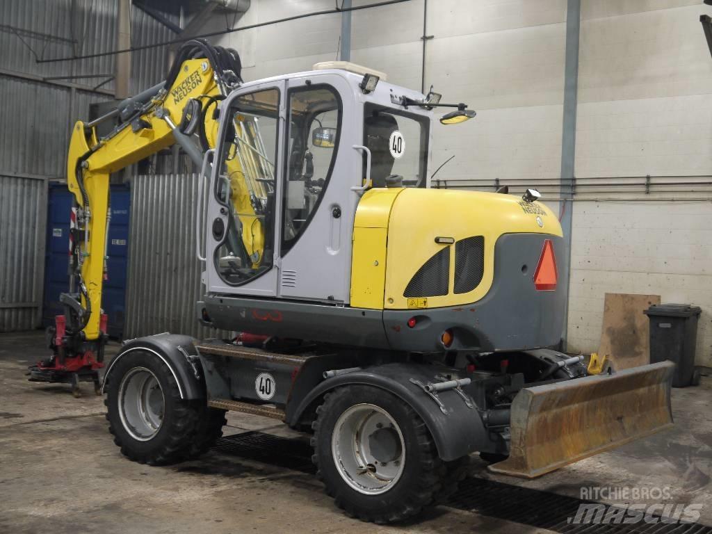 Wacker Neuson EW 100 ホイール式油圧ショベル（パワーショベル・ユンボ・バックホー）