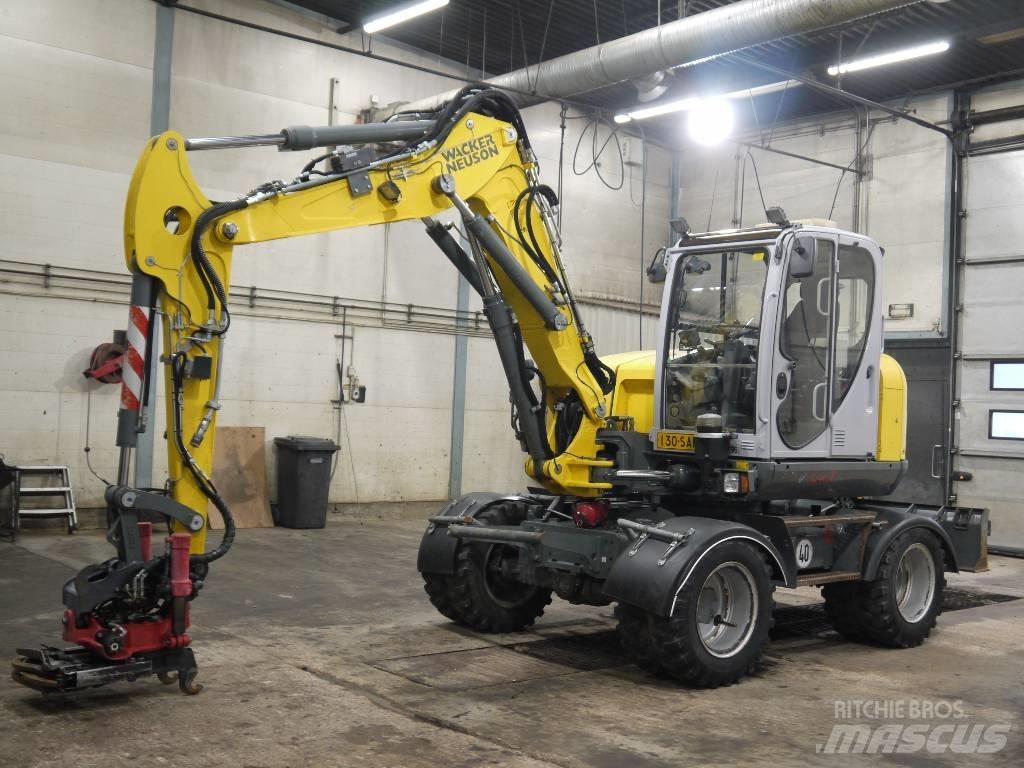 Wacker Neuson EW 100 ホイール式油圧ショベル（パワーショベル・ユンボ・バックホー）