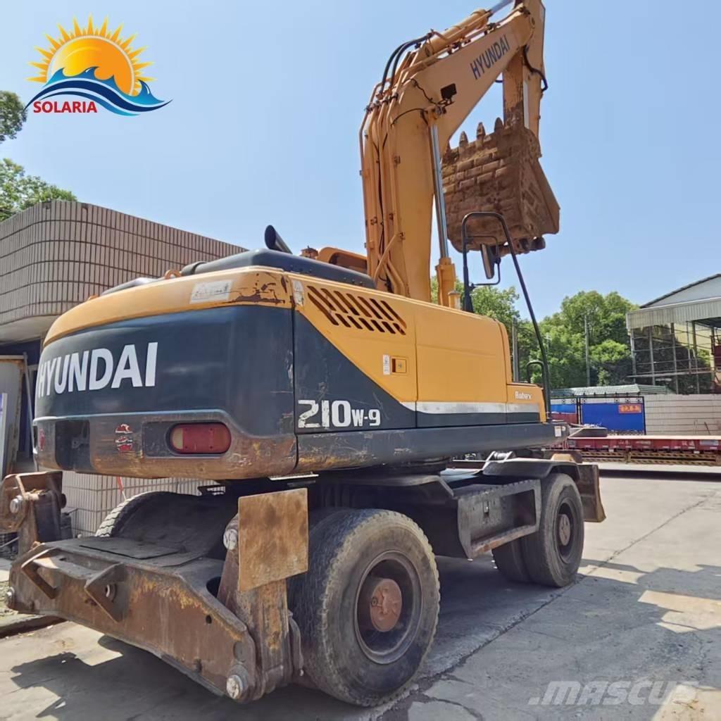Hyundai R210W-9 ホイール式油圧ショベル（パワーショベル・ユンボ・バックホー）