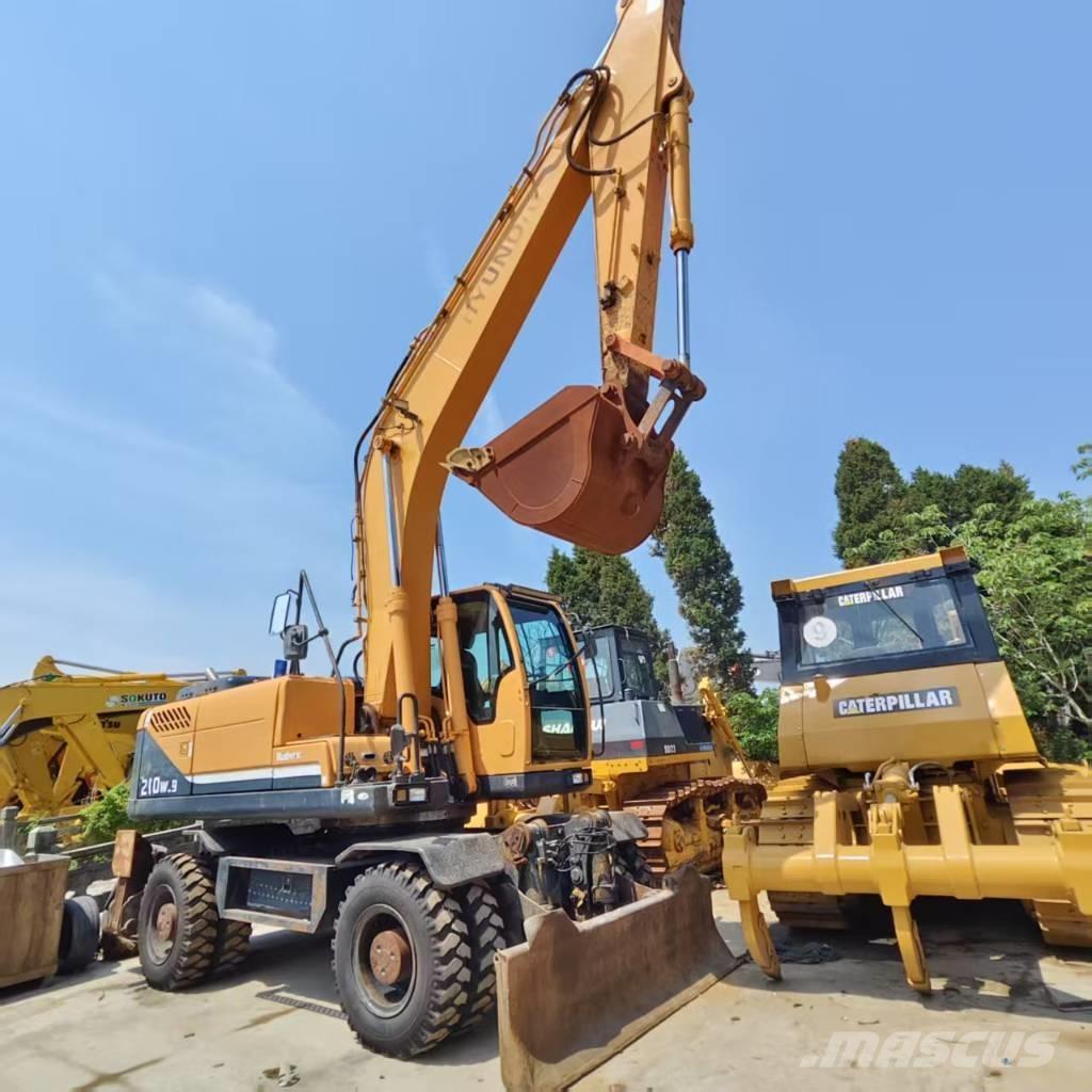 Hyundai R210W-9 ホイール式油圧ショベル（パワーショベル・ユンボ・バックホー）