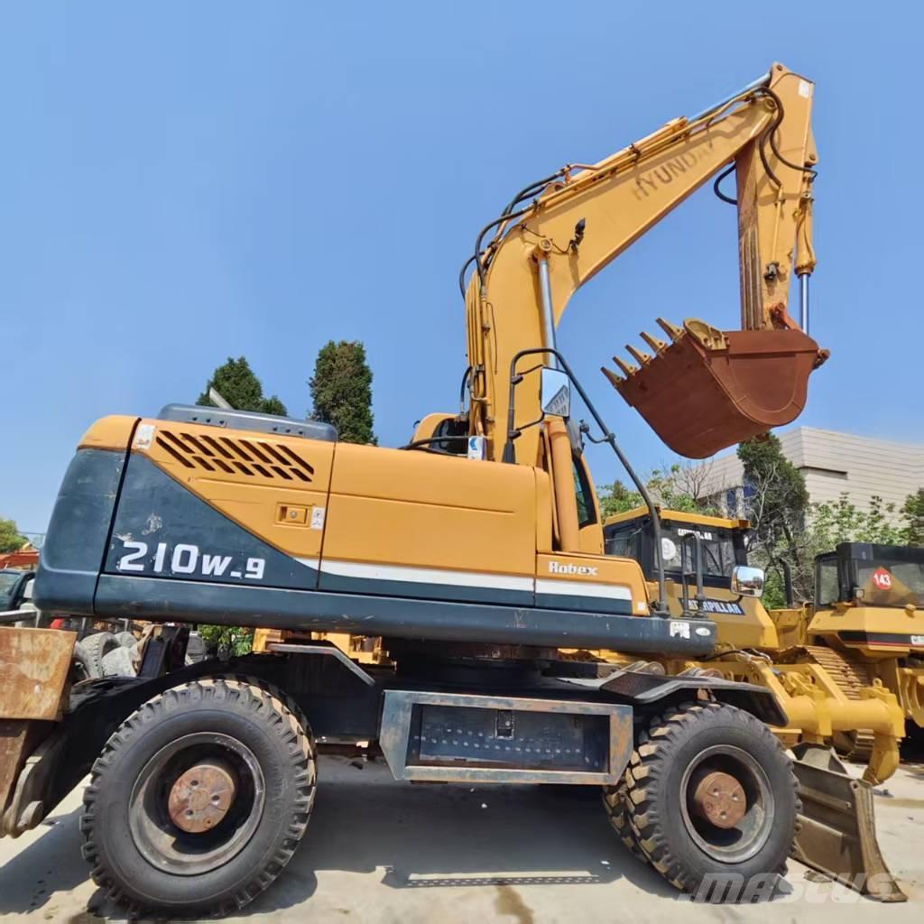 Hyundai R210W-9 ホイール式油圧ショベル（パワーショベル・ユンボ・バックホー）