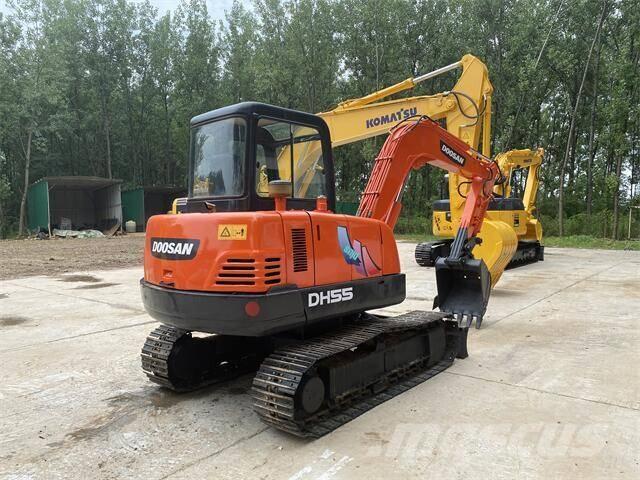 Doosan DH55 ミニ油圧ショベル 7t以下（ミニユンボ・ミニディガー）