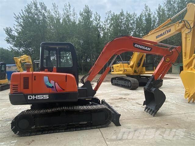Doosan DH55 ミニ油圧ショベル 7t以下（ミニユンボ・ミニディガー）
