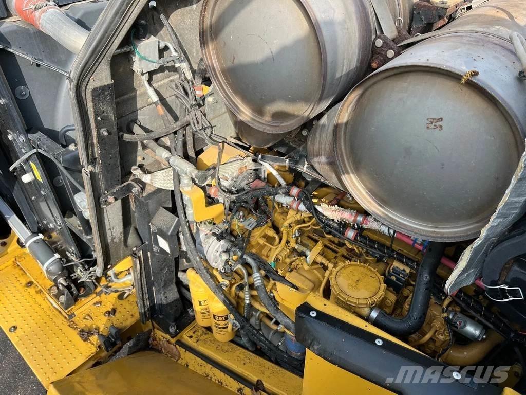 CAT 966M ホイールローダー・タイヤショベル