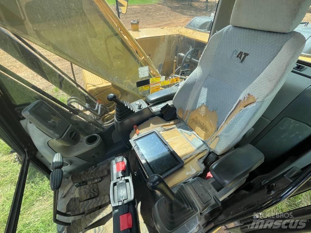 CAT 320 D L 大型油圧ショベル12t以上（パワーショベル・ユンボ）