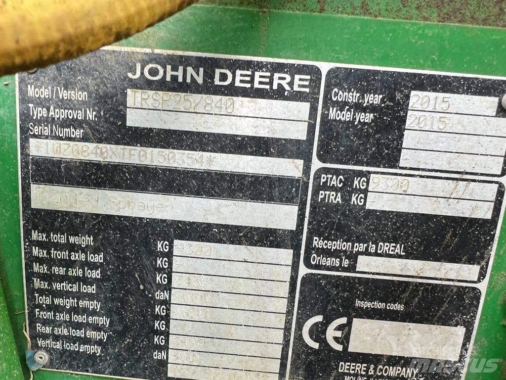 John Deere 840 牽引型スプレイヤー