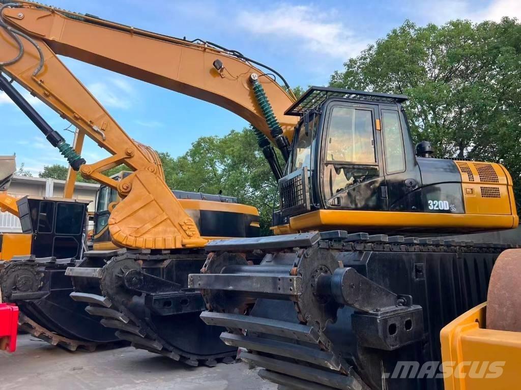 CAT 320 D2 水陸両用油圧ショベル、ユンボ