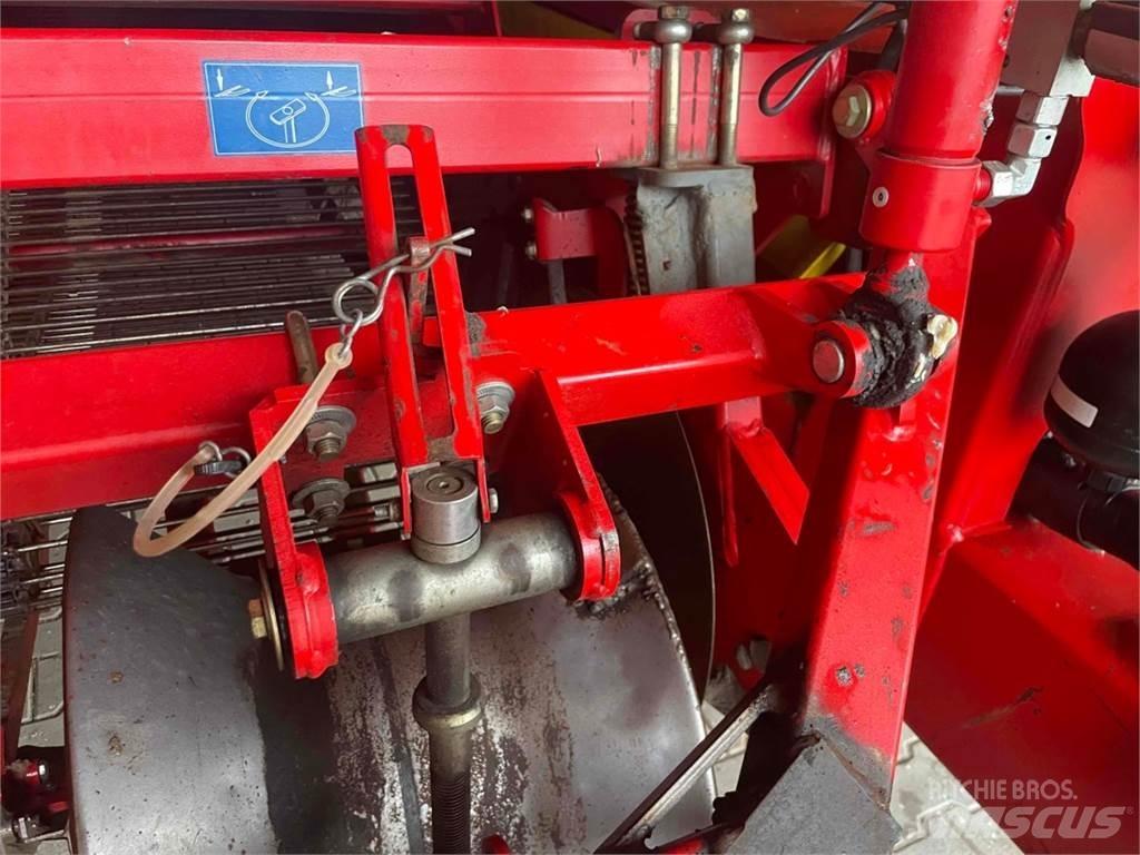 Grimme SE 150-60 球根収穫機