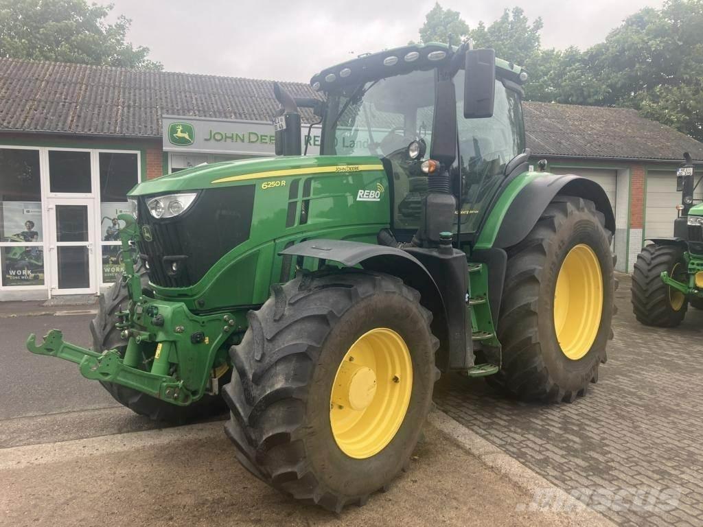 John Deere 6250R トラクター