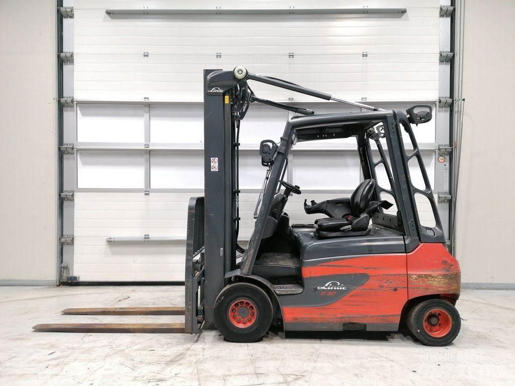 Linde E30-01 バッテリーフォークリフト