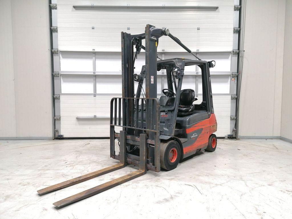 Linde E30-01 バッテリーフォークリフト