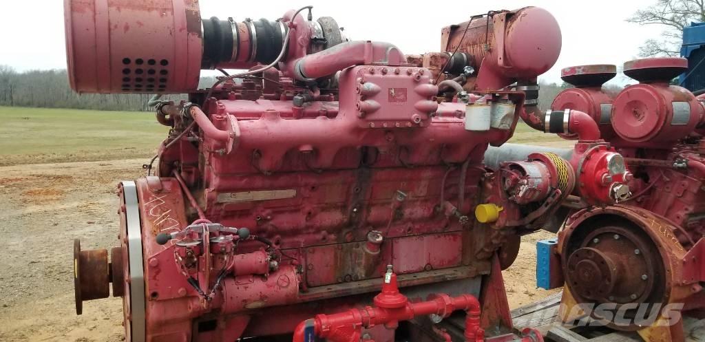 Cummins VT1710 エンジン