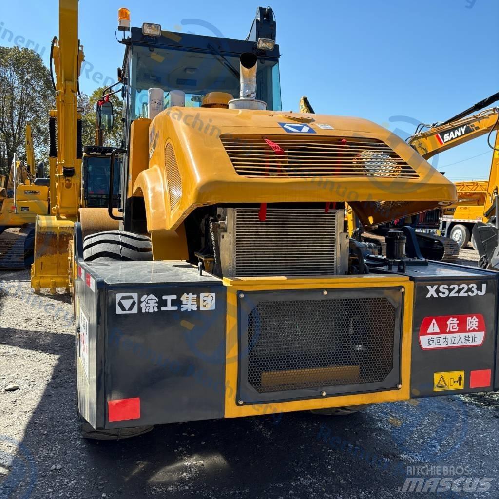 XCMG XS223J 振動ローラ