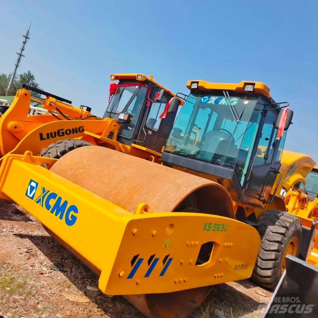 XCMG XS263J 振動ローラ
