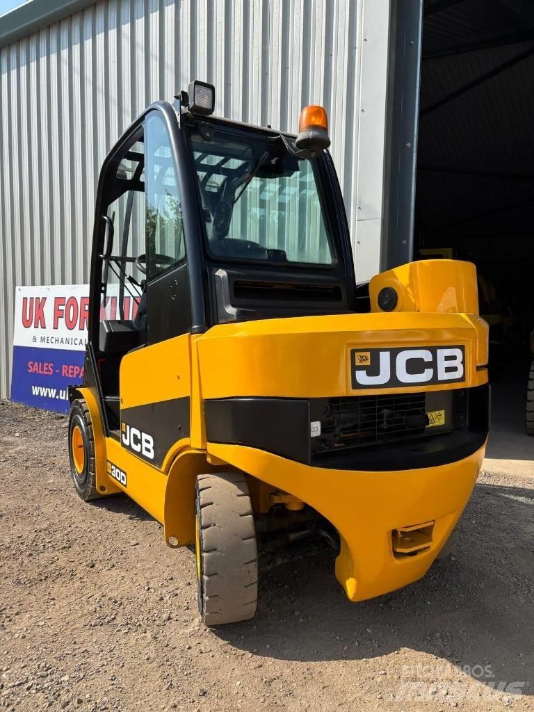JCB TLT 30 D テレスコーピックハンドラー