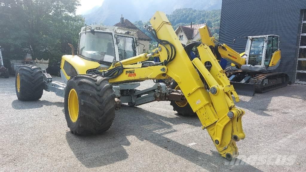 Menzi Muck M545 ホイール式油圧ショベル（パワーショベル・ユンボ・バックホー）