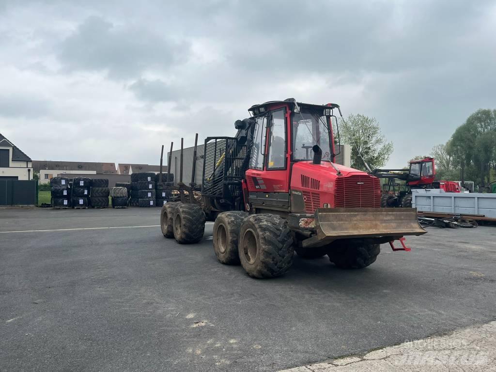 Komatsu 845 フォワーダー