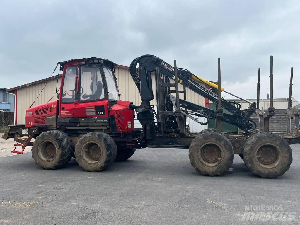 Komatsu 845 フォワーダー