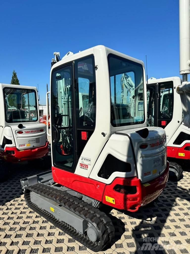Takeuchi TB225 V3 ミニ油圧ショベル 7t以下（ミニユンボ・ミニディガー）
