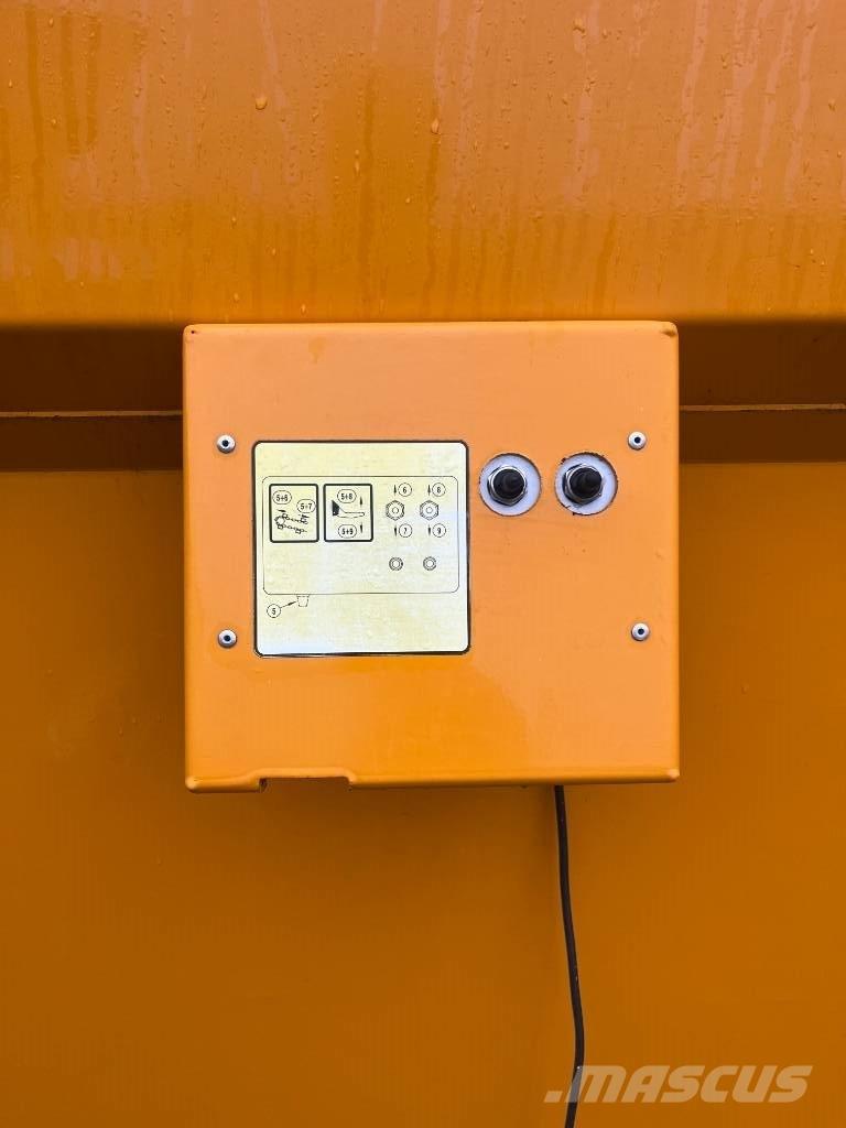 Lucas Castor R 185 ベールシュレッダー、カッター、アンローラー