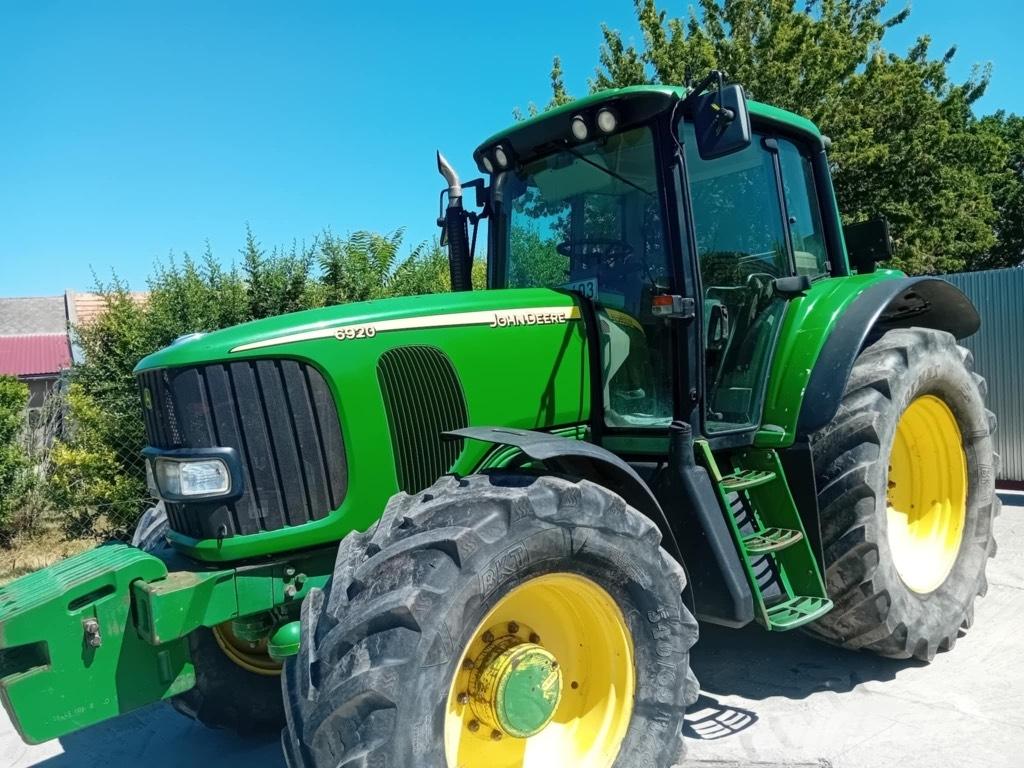 John Deere 6920 トラクター