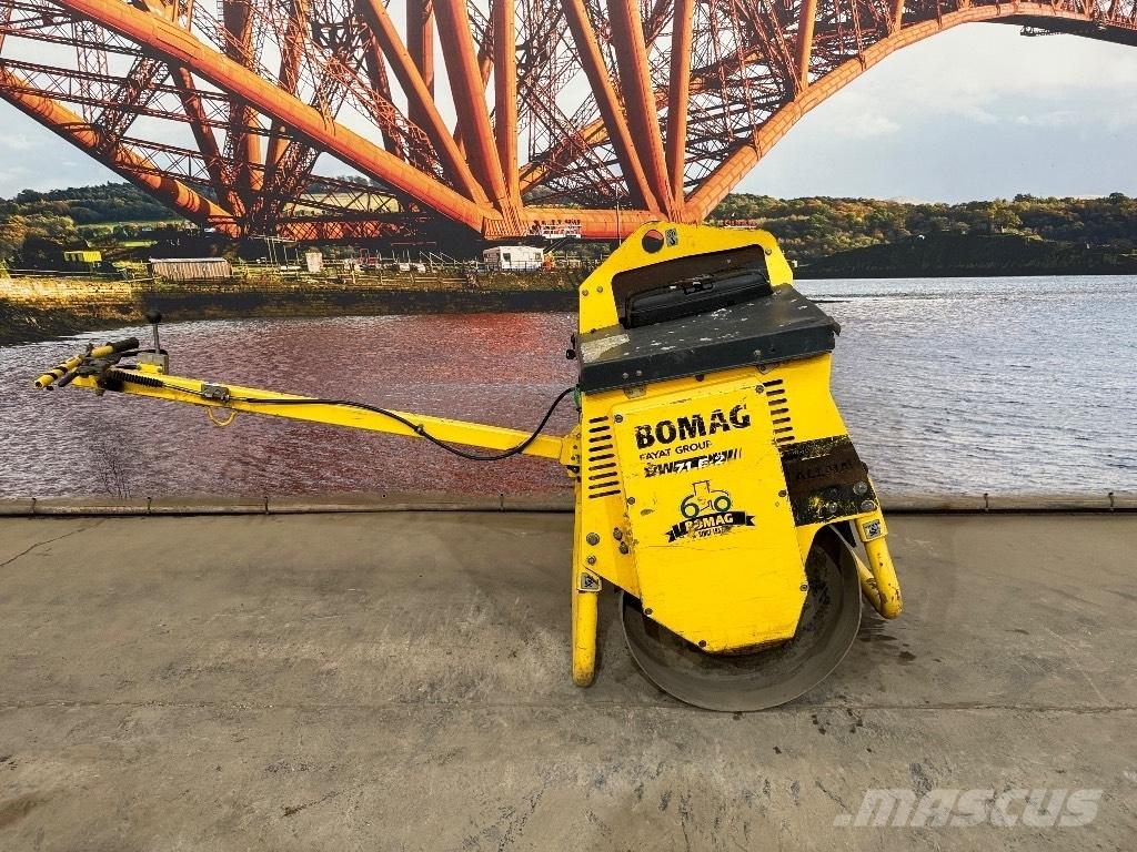 Bomag BW 71 E-2 振動ローラ