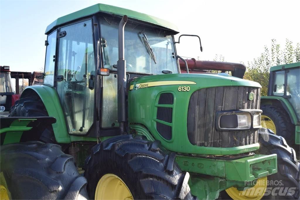 John Deere 6130 トラクター