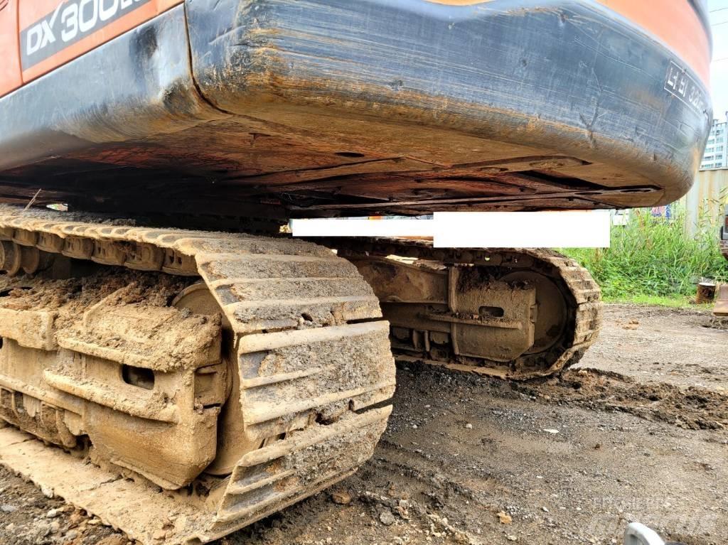 Doosan DX 300 LCA 大型油圧ショベル12t以上（パワーショベル・ユンボ）