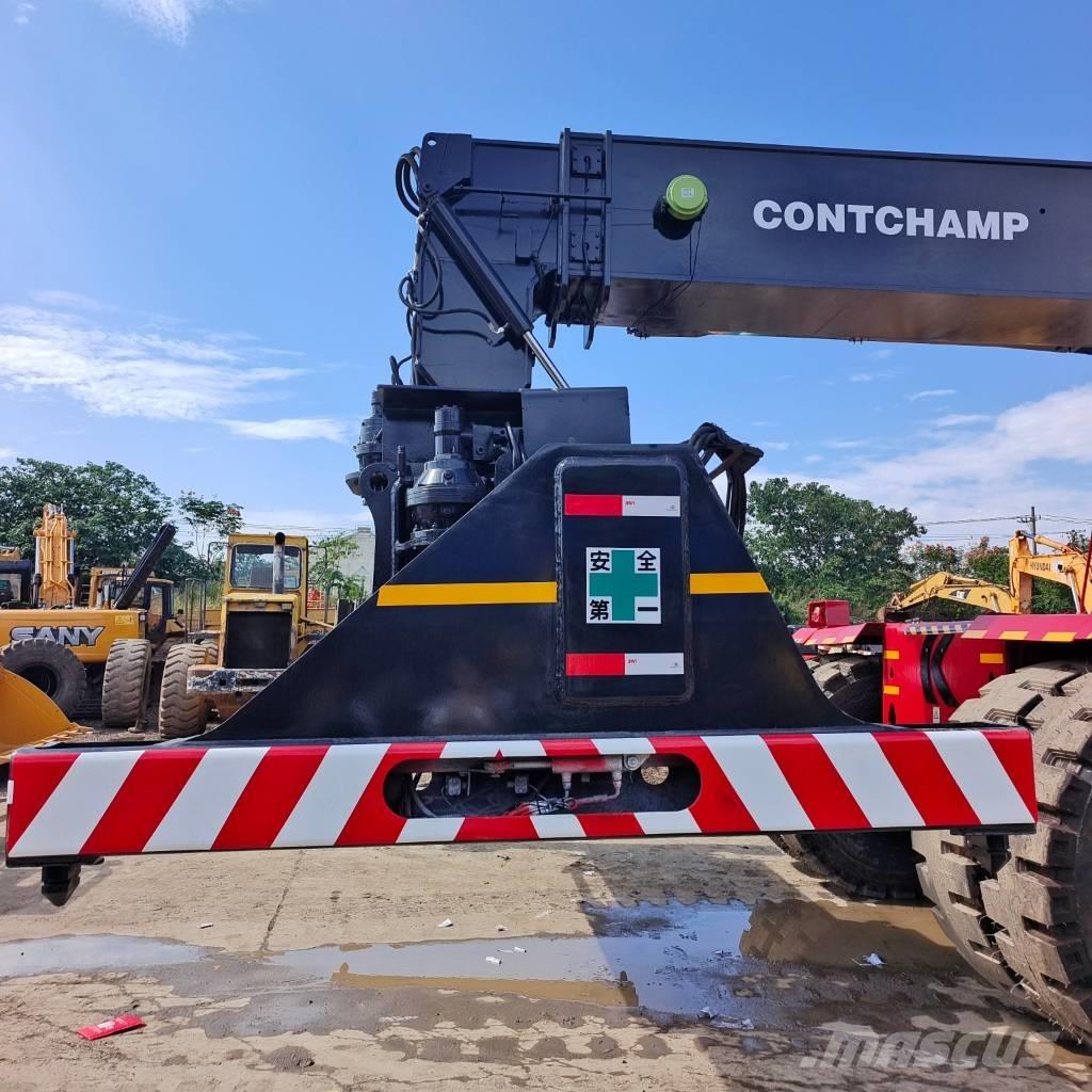 Kalmar DRF 450 リーチスタッカー