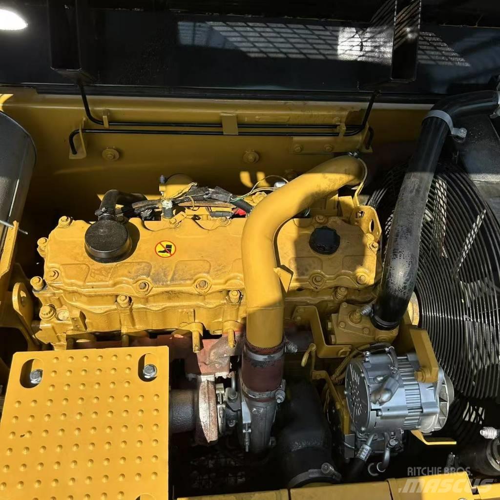 CAT 324D2L 大型油圧ショベル12t以上（パワーショベル・ユンボ）