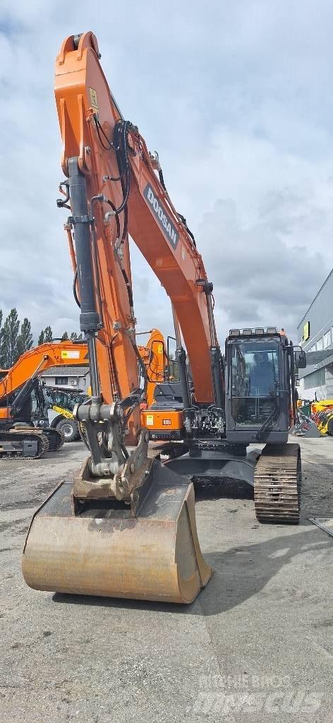 Doosan DX 225 LC-7 大型油圧ショベル12t以上（パワーショベル・ユンボ）