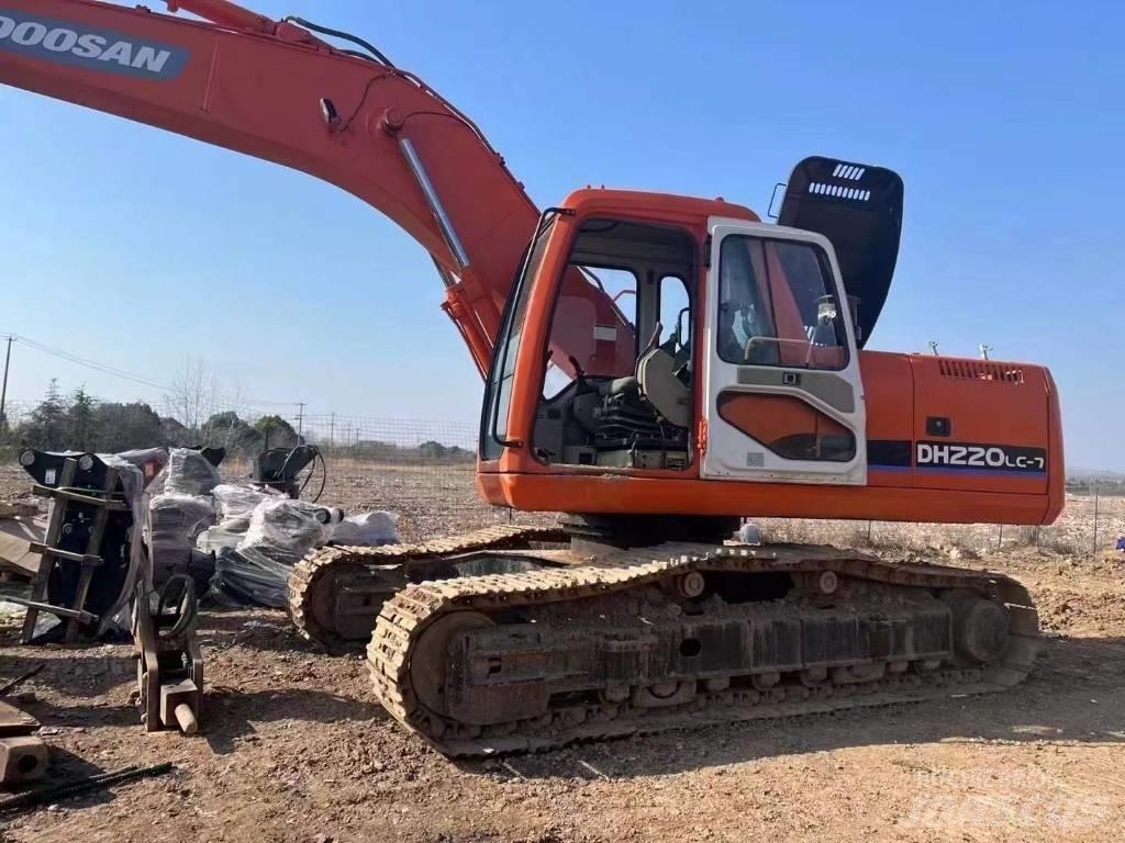 Doosan DH 220 LC-7 大型油圧ショベル12t以上（パワーショベル・ユンボ）
