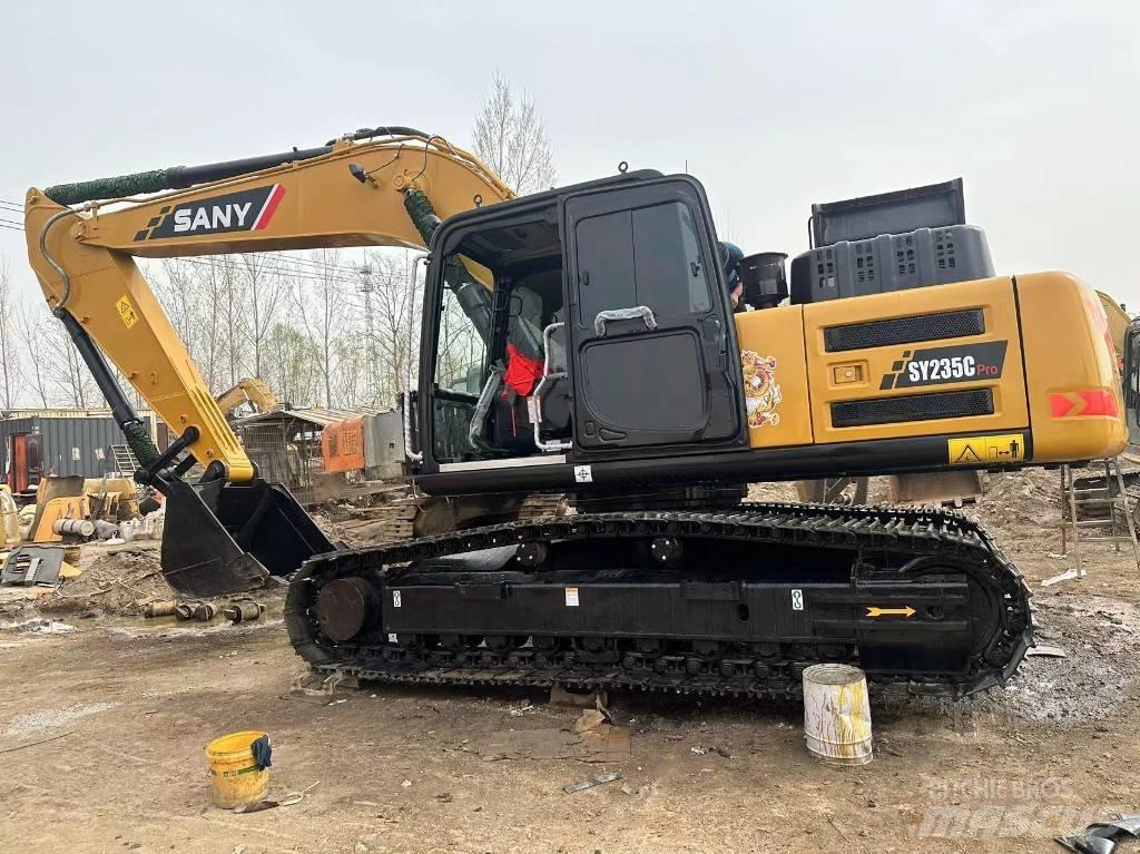 Sany SY 235 C 大型油圧ショベル12t以上（パワーショベル・ユンボ）