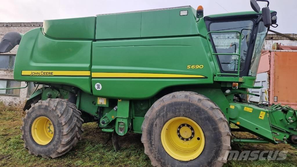 John Deere S 690 コンバイン
