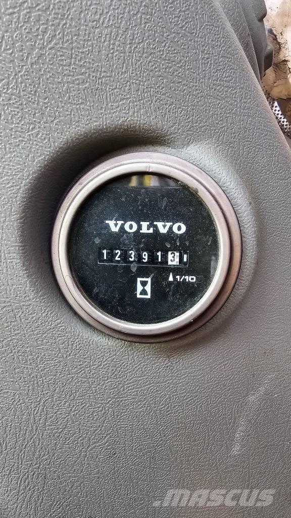 Volvo EC 300 EL 大型油圧ショベル12t以上（パワーショベル・ユンボ）