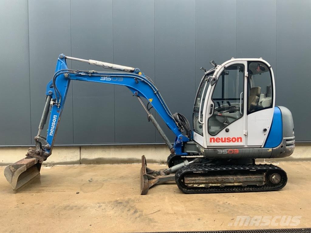 Neuson 3503 RD ミニ油圧ショベル 7t以下（ミニユンボ・ミニディガー）