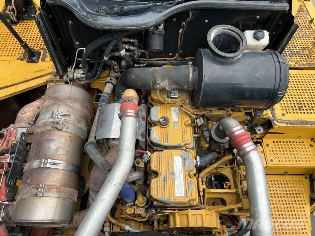 CAT 735 | 735B アーティキュレート式ダンプトラック